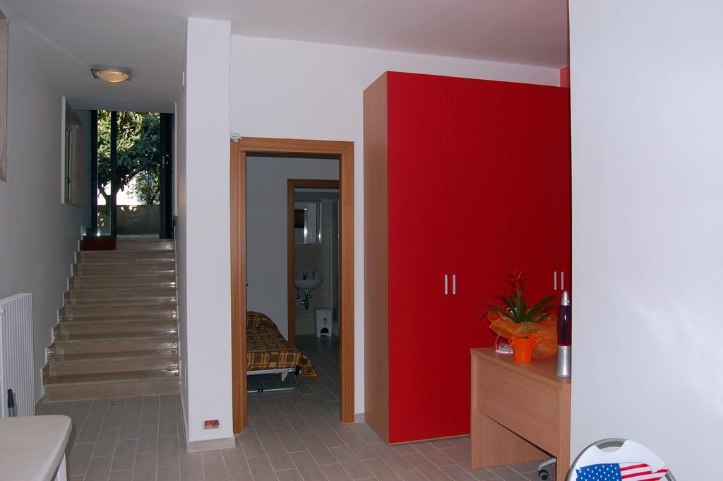 B&B Fenix ตรานิ ภายนอก รูปภาพ